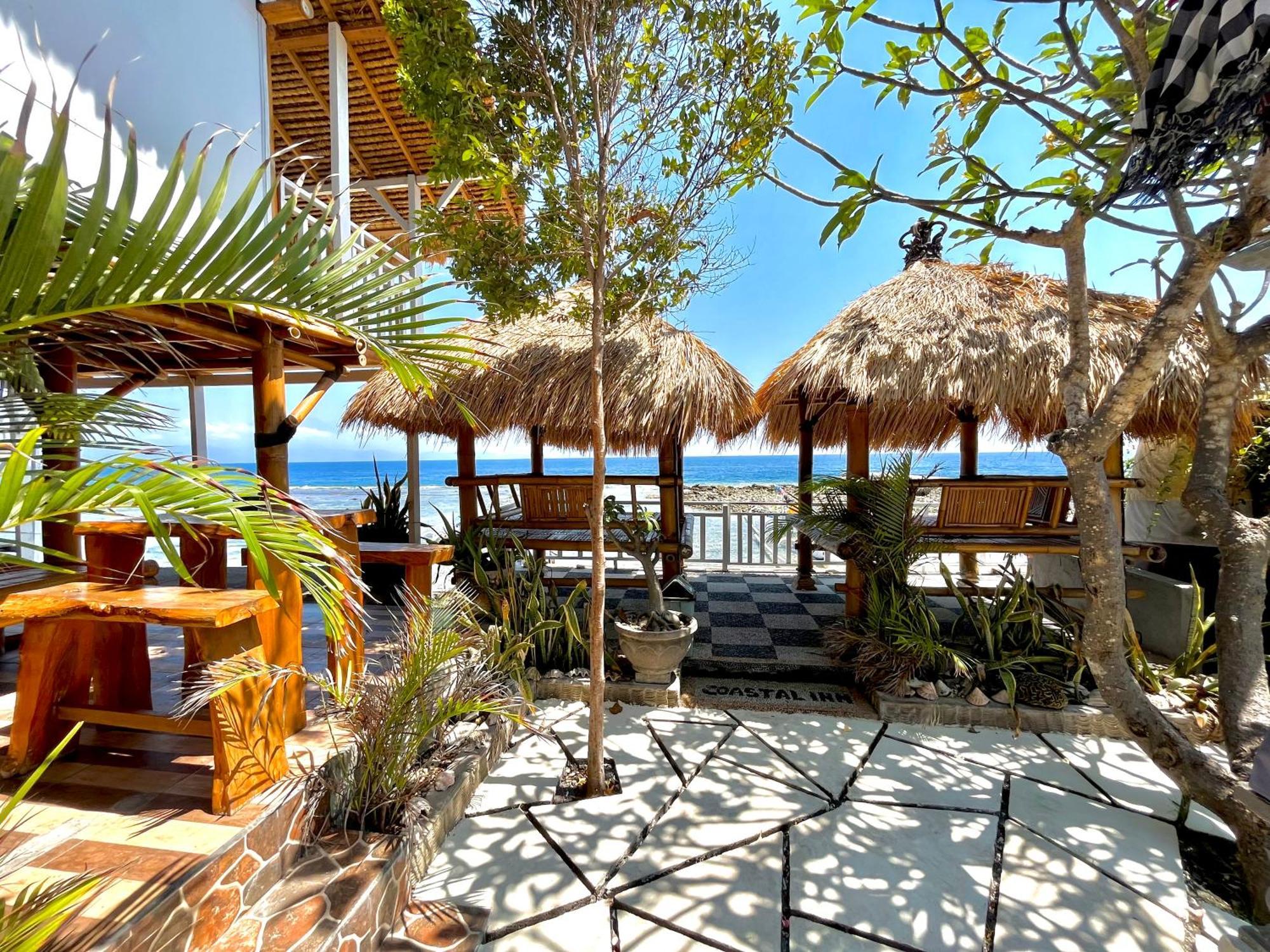 Coastal Inn Batununggul Εξωτερικό φωτογραφία