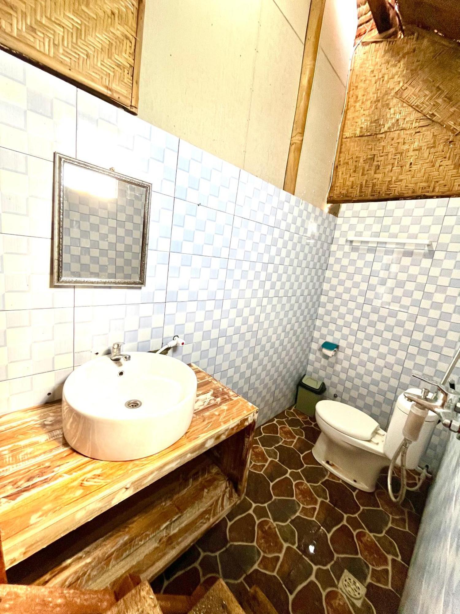Coastal Inn Batununggul Εξωτερικό φωτογραφία