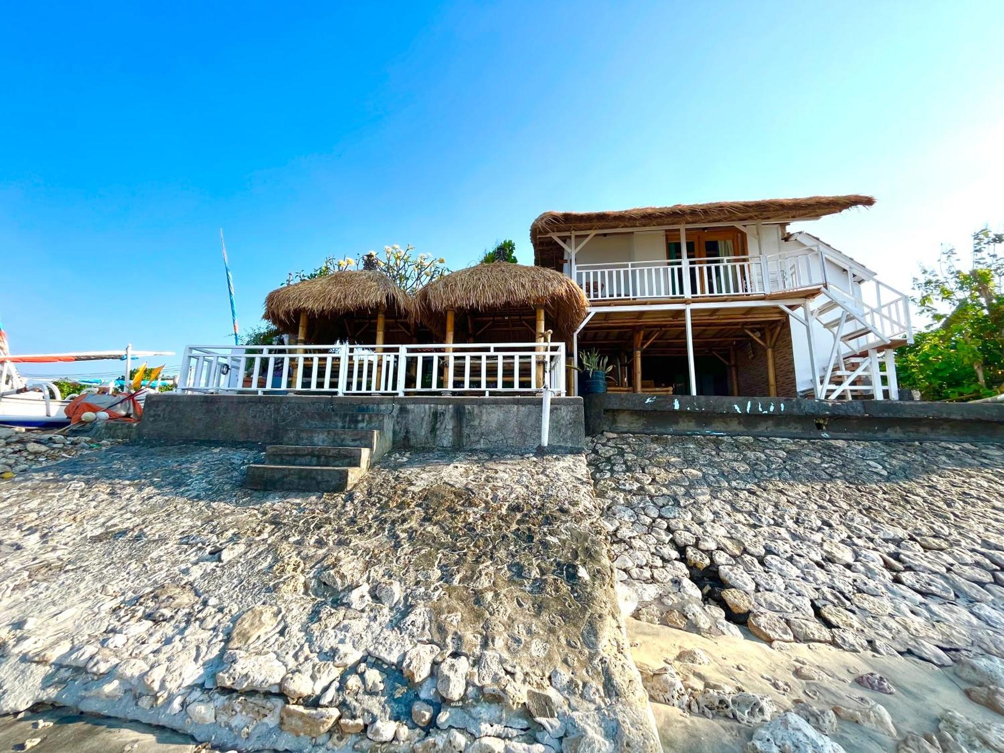 Coastal Inn Batununggul Εξωτερικό φωτογραφία