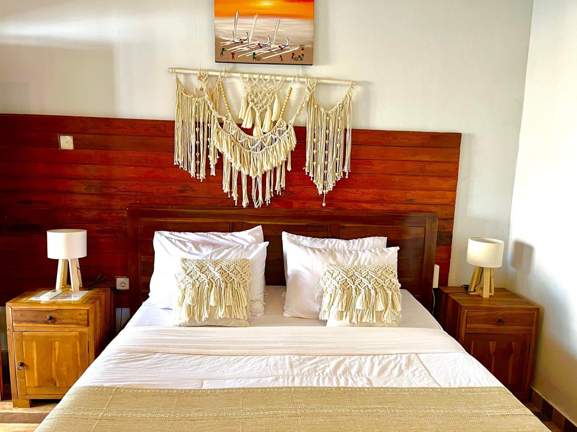 Coastal Inn Batununggul Εξωτερικό φωτογραφία