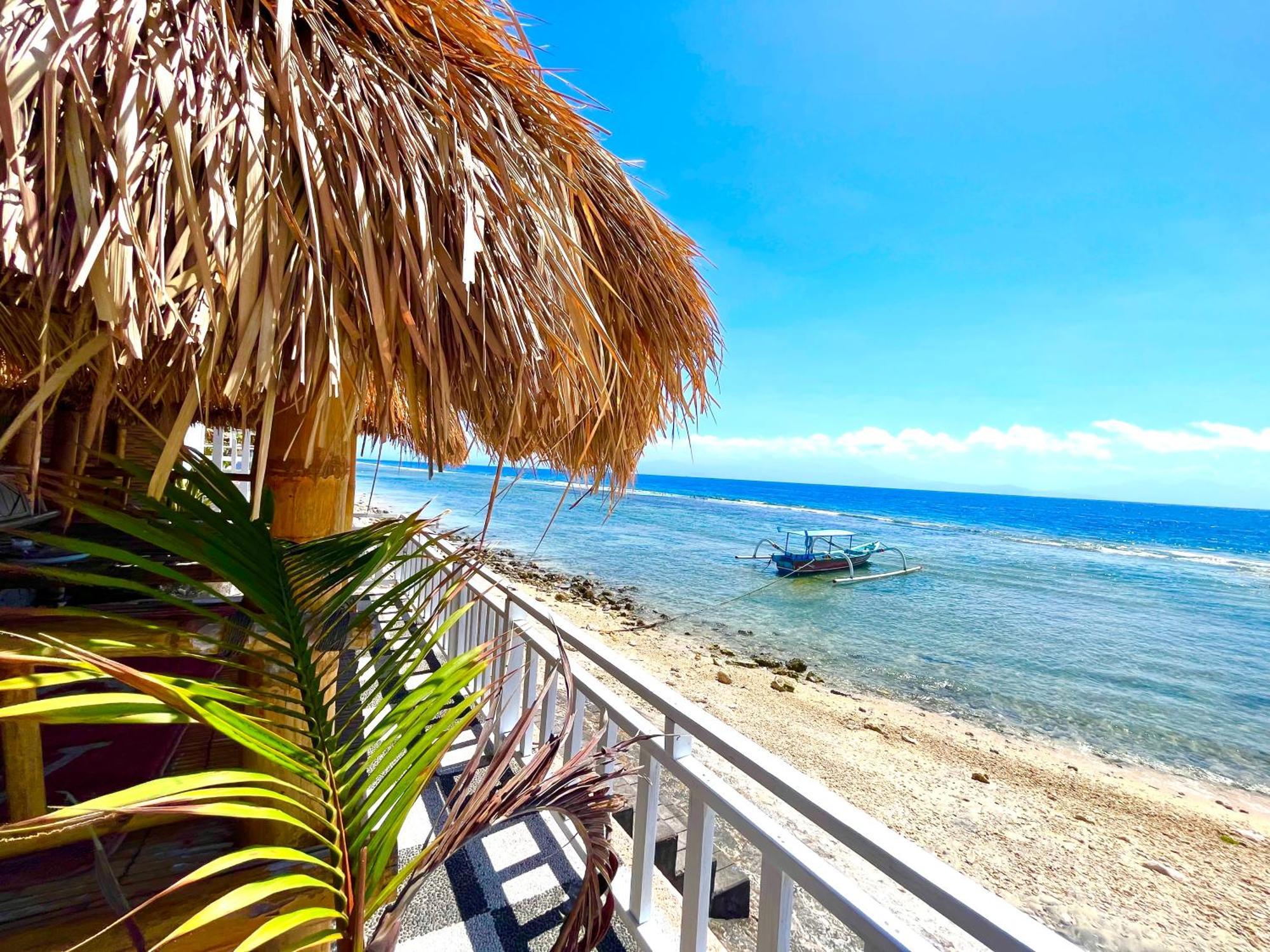 Coastal Inn Batununggul Εξωτερικό φωτογραφία