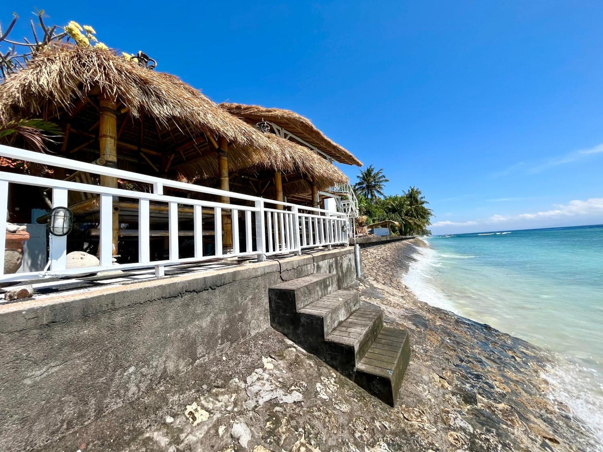 Coastal Inn Batununggul Εξωτερικό φωτογραφία